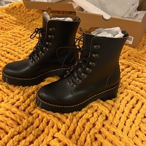 Dr. Martens Doc Martens Leona combat boots Women’s size 8 US